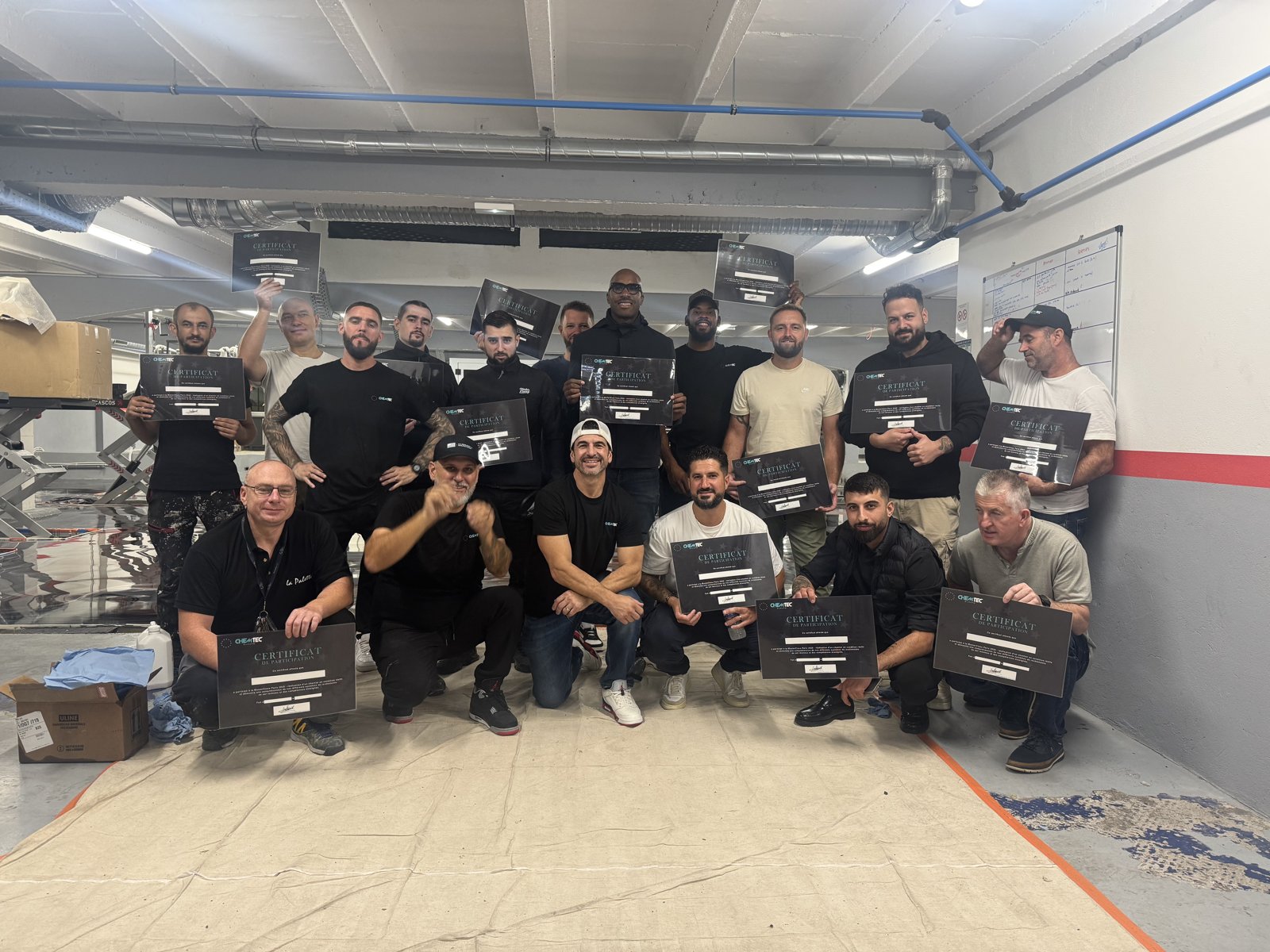 Photo de groupe des participants de la Masterclass Chemtec 2026 au Hub Atelier, avec les certificats de participation